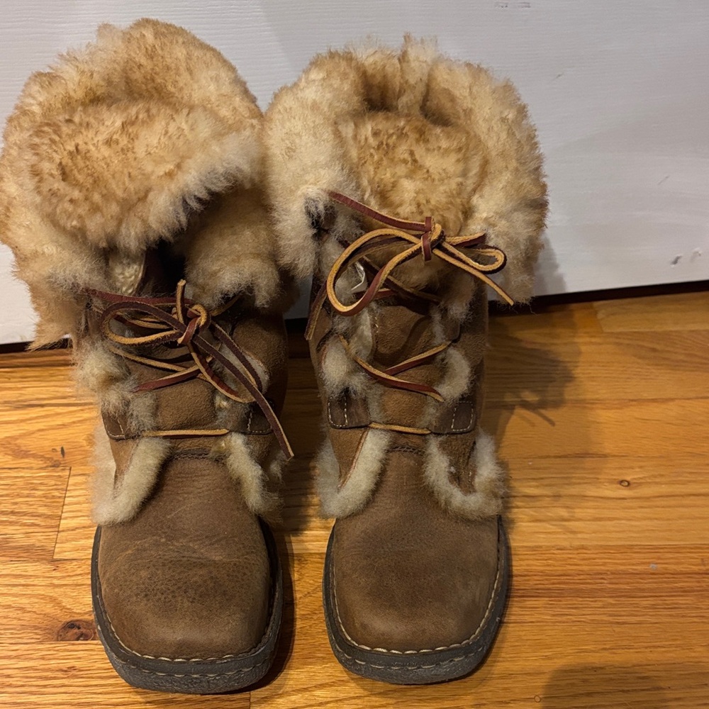 Cozy Born woman’s boots
